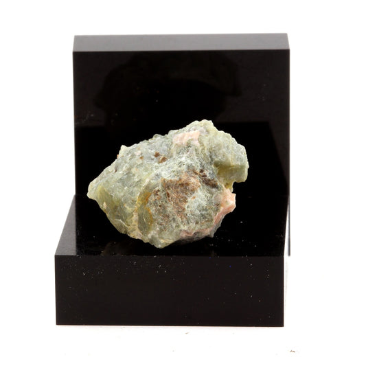 Diopside. 36.4 carats. Grenville, Québec, Canada