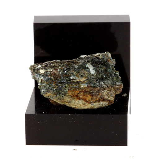 Brochantite. 27.6 carats. Montauban, Québec, Canada