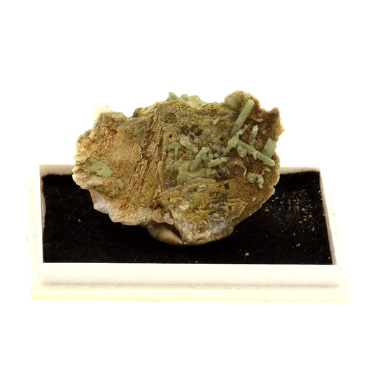 Quartz, Chlorite, Calcite. 55.9 carats. Saint-André d'Embrun, Hautes-Alpes, France