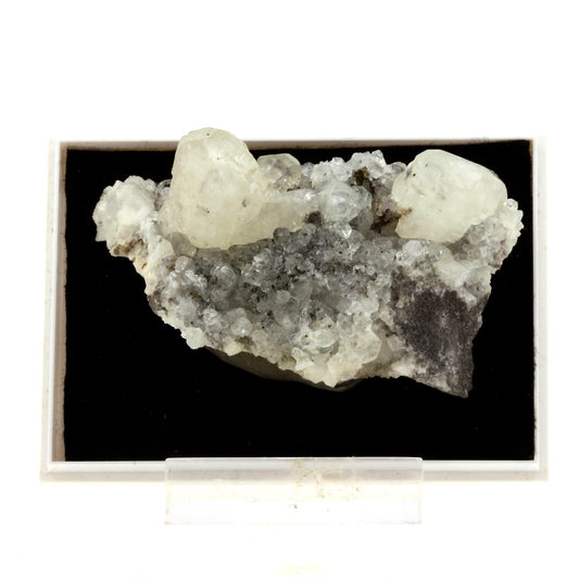 Calcite. 369.6 carats. Beez, Namur, Belgique