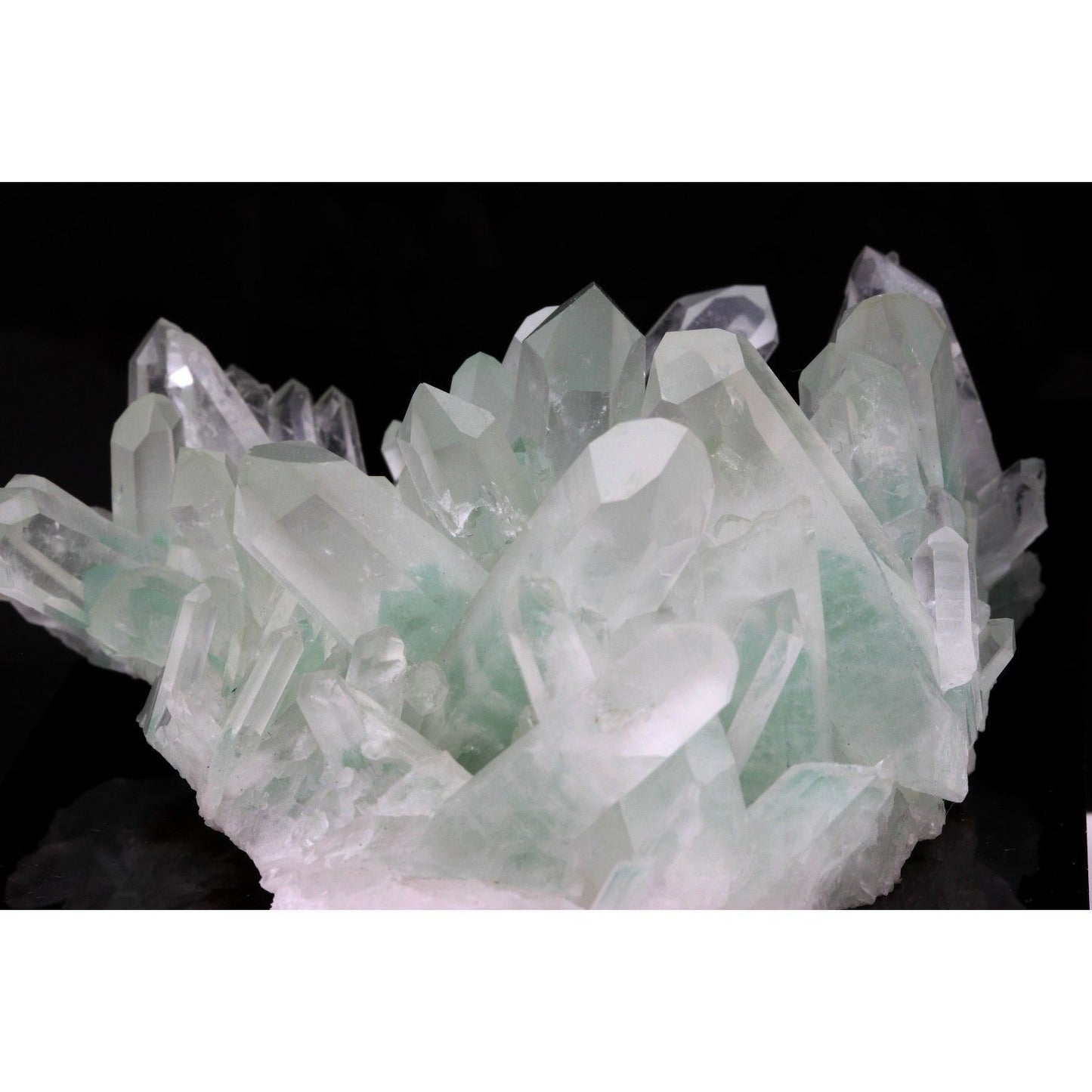 Quartz + Fuchsite. 1955.5 carats. Madagascar