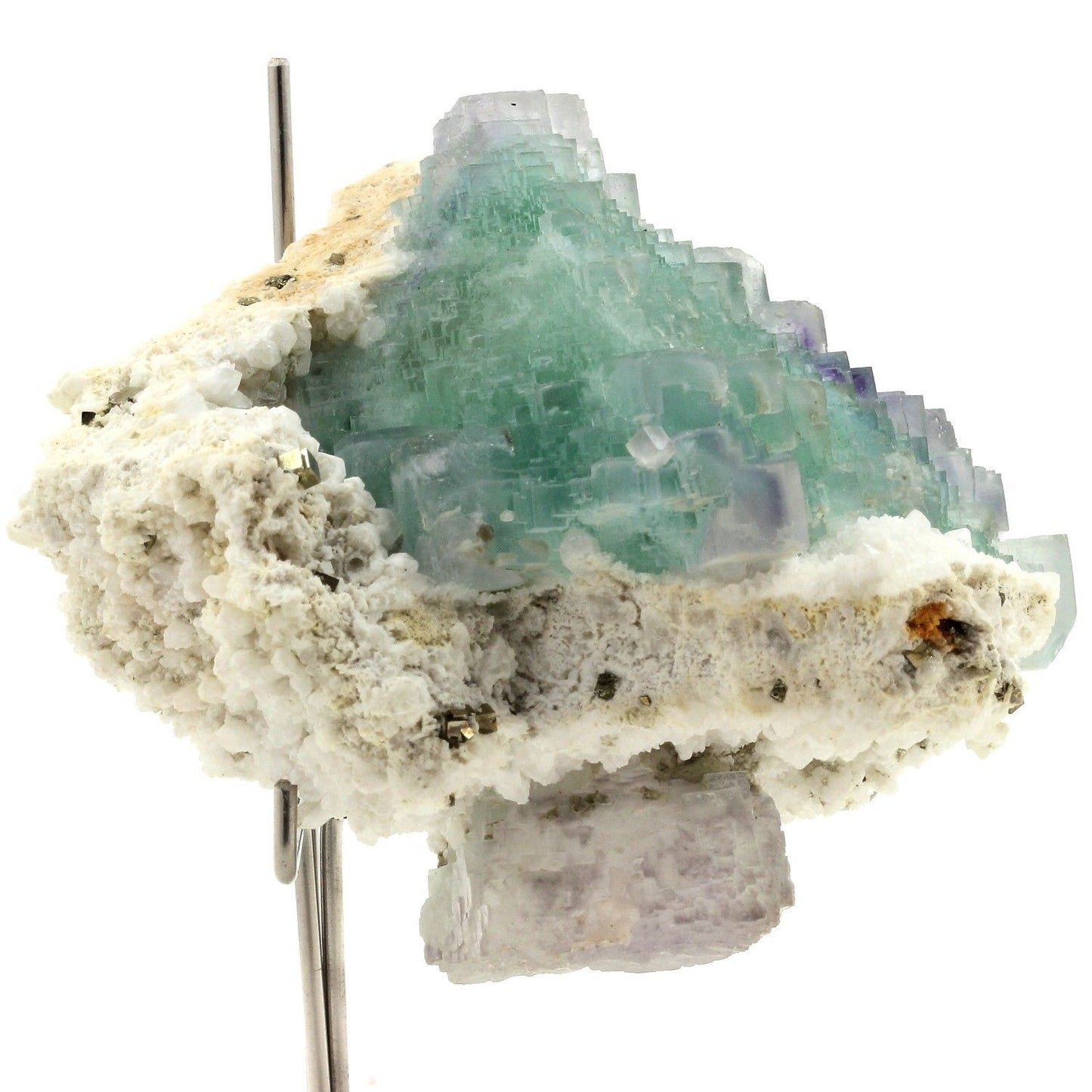 Fluorite + Pyrite. 3225.0 carats. Wuyi fluorite ore field, Zhejiang, Chine