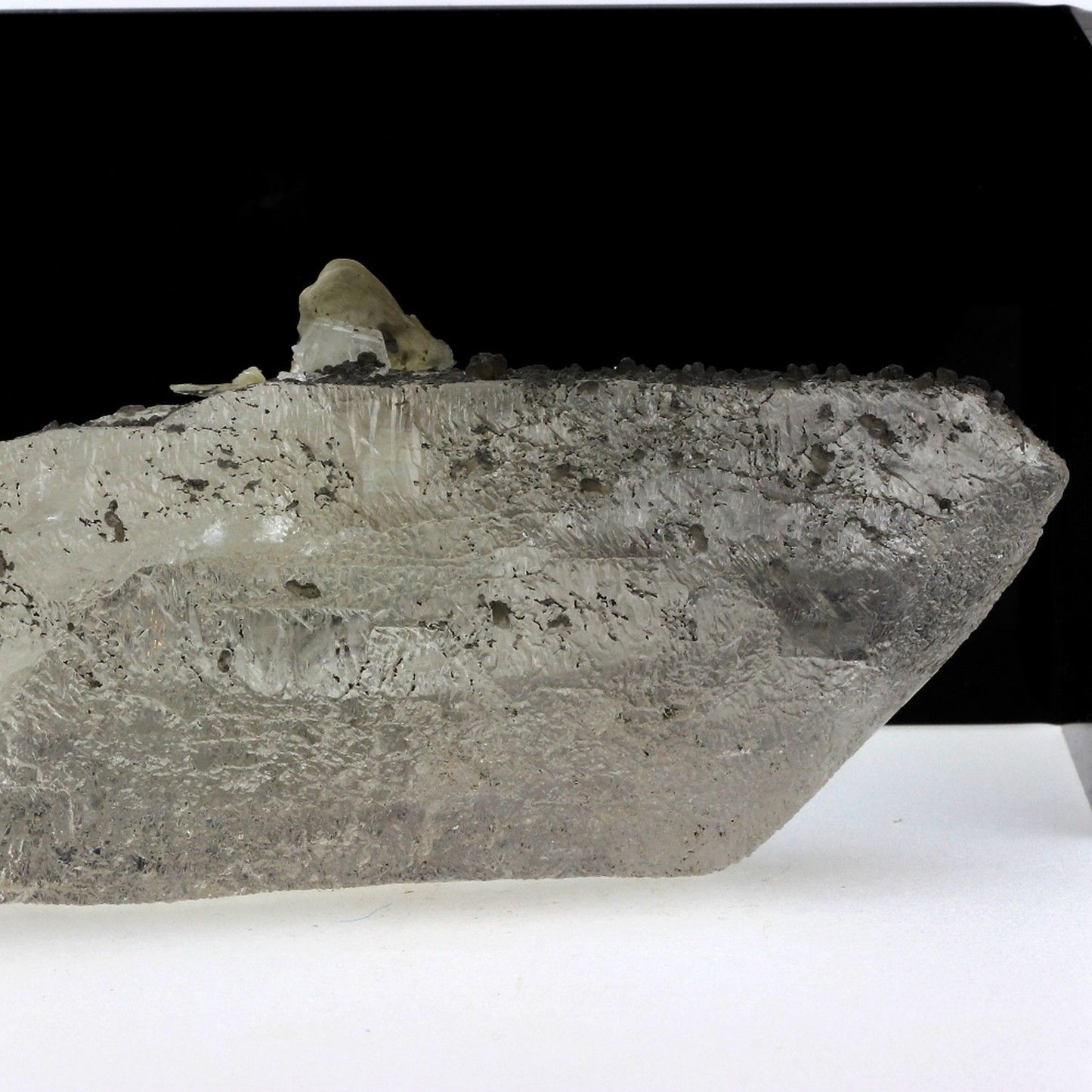 Quartz + Fairfieldite. 3830.0 carats. En provenance de Minas Gerais, Brésil