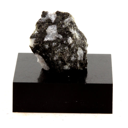 Alaskite mineral. 24.98 carats. En provenance de New Liskeard, Ontario, Canada.