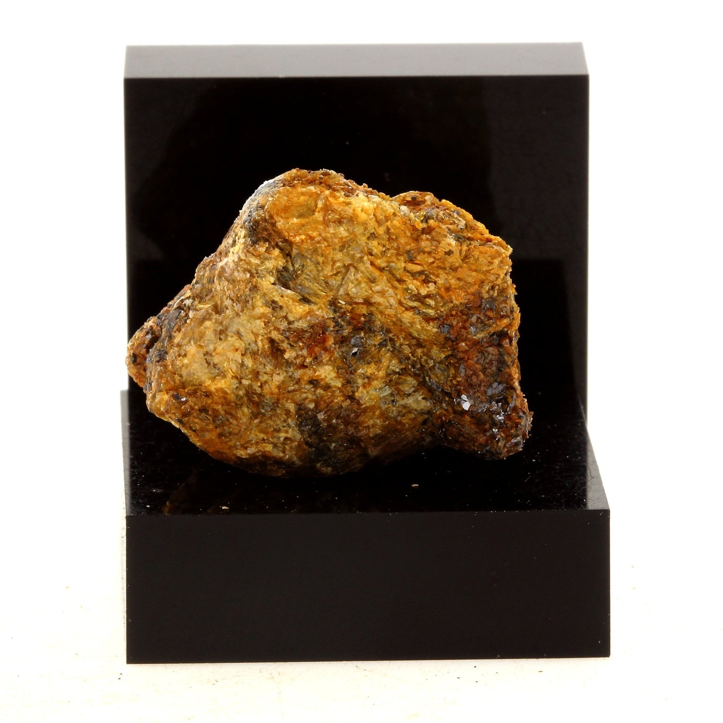 Cleophane. 45.23 carats. Gouverneur, New York, USA