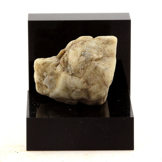 Allophane, 49.13 carats, Mont Saint-Hilaire, Québec, Canada