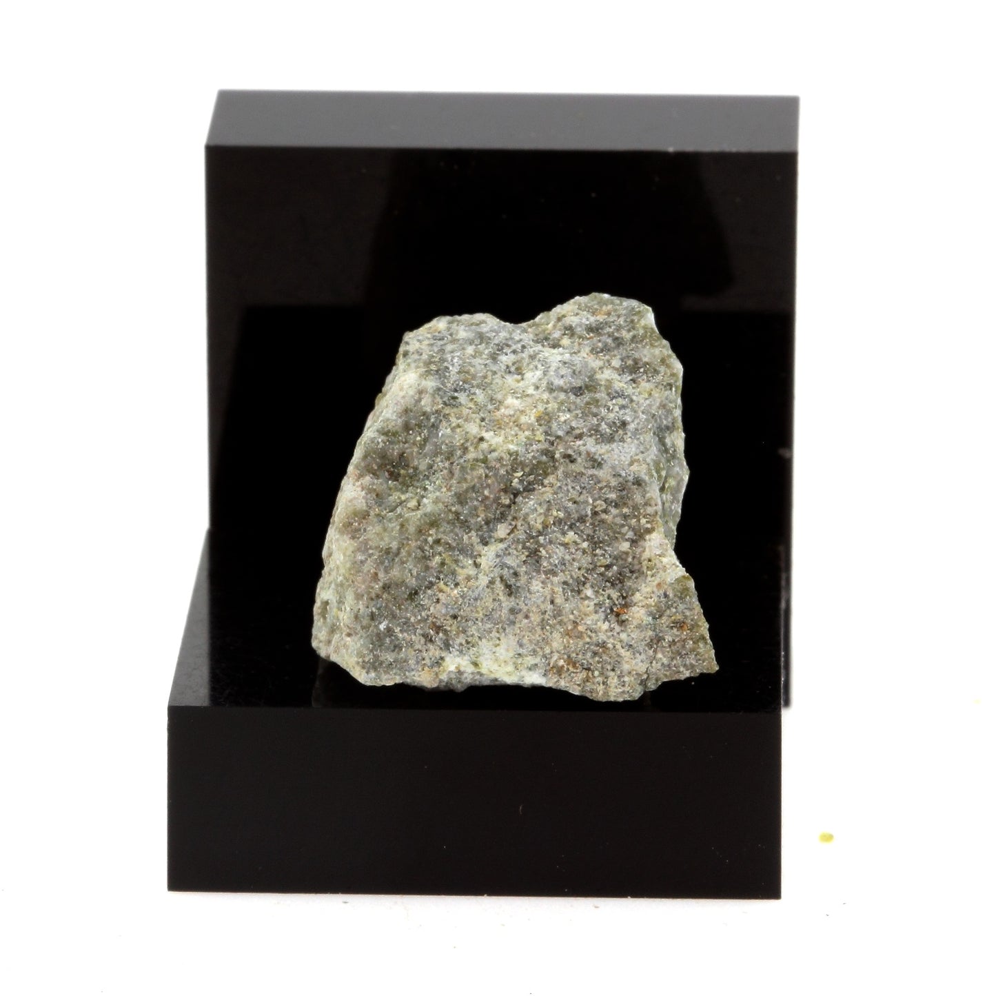 Clinochlore. 33.13 carats. Bristol Mine, Québec, Canada