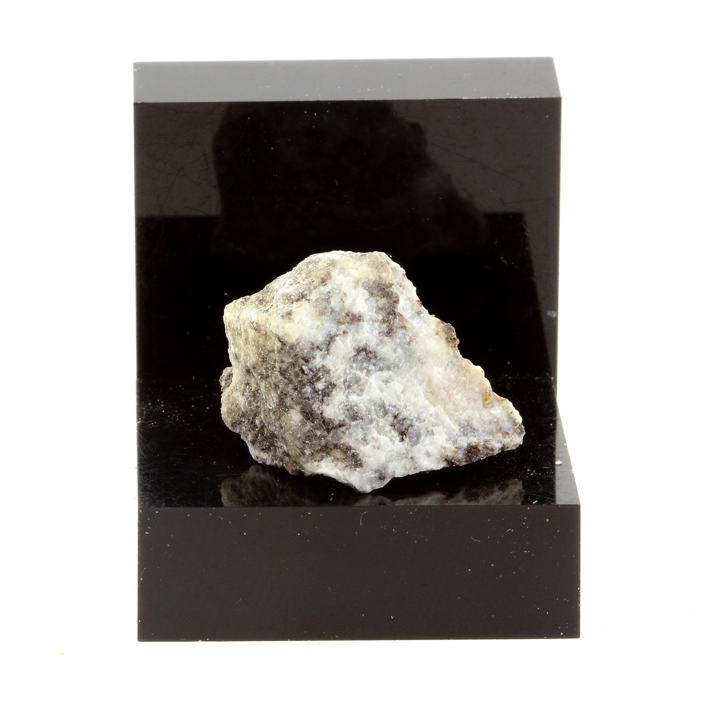 Pargasite, 21.76 carats, Grenville, Québec, Canada