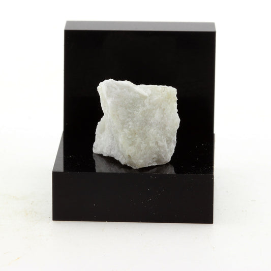 Dolomite. 16.52 carats. Estrie, Québec, Canada
