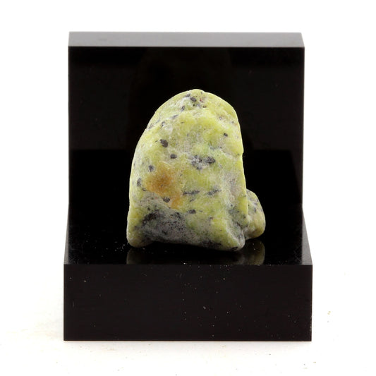 Chestermanite. 26.75 carats. Wakefield, Québec, Canada