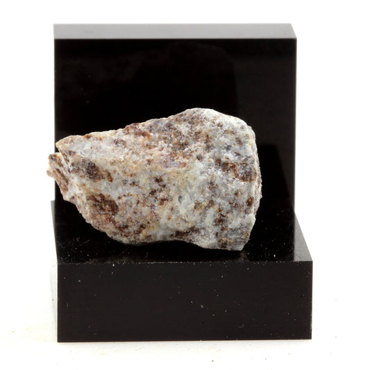 Clintonite. 17.85 carats. Grenville, Québec, Canada