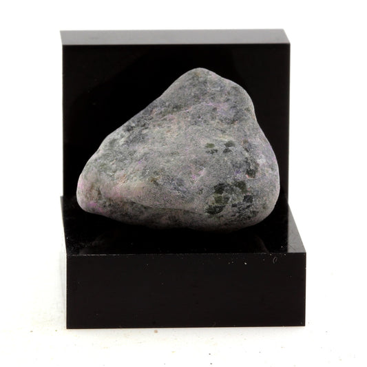 Cipolin. 60.91 carats. Estrie, Québec, Canada