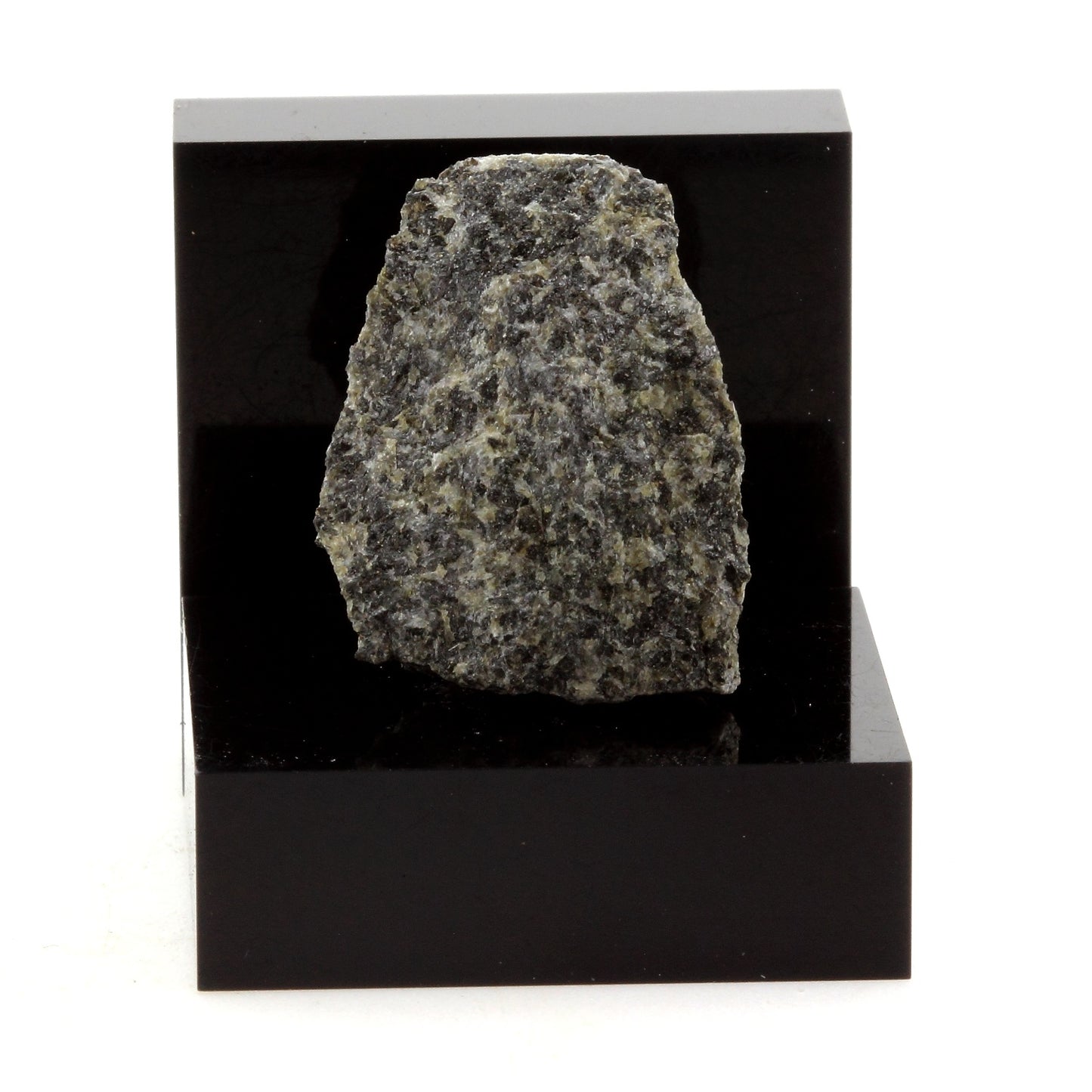 Granite. 29.61 carats. Laurentian, Quebec, Canada