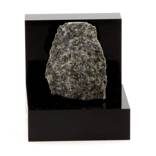 Granite. 29.61 carats. Laurentian, Quebec, Canada