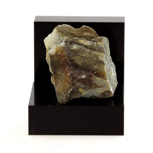 Chromitic Serpentine. 41.12 carats. Estrie, Québec, Canada