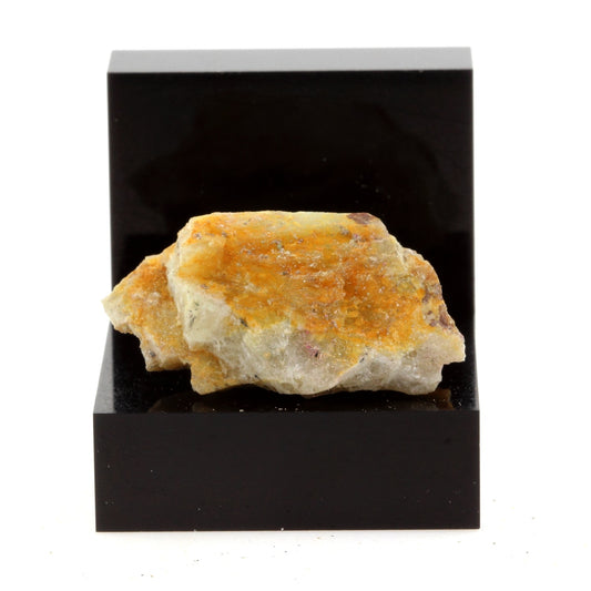 Steatite. 33.56 carats. Estrie, Québec, Canada