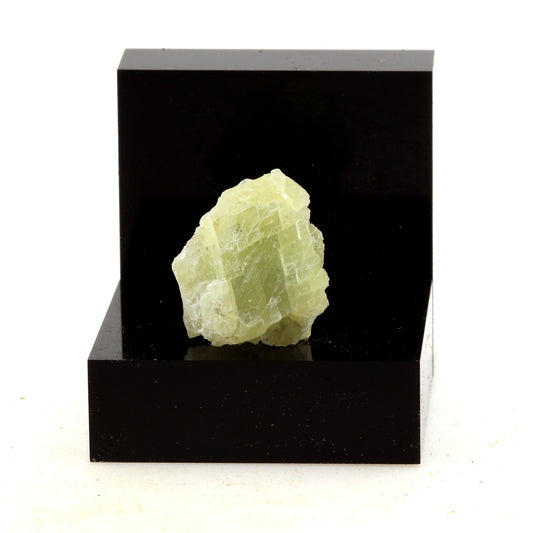 Calcite. 16.29 carats. Wakefield, Québec, Canada