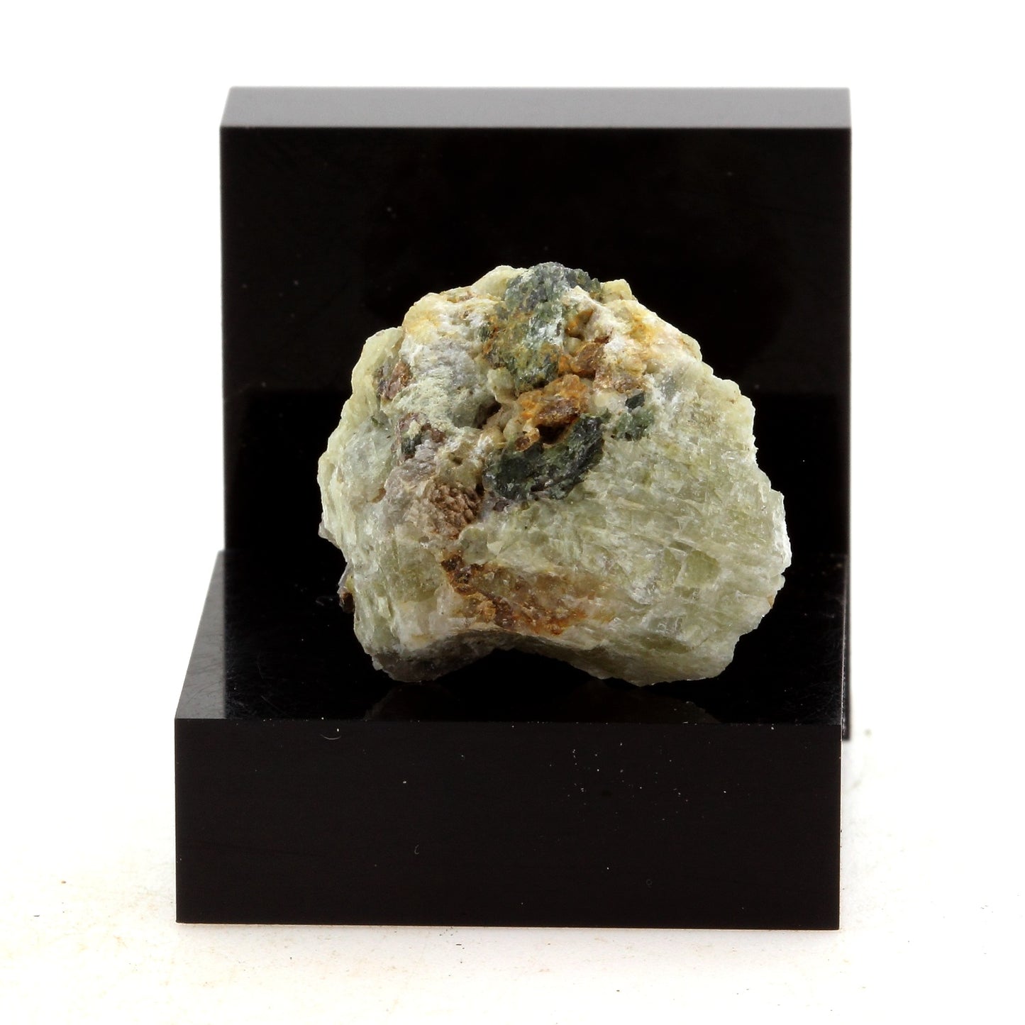 Apatite. 32.83 carats. Grenville, Québec, Canada