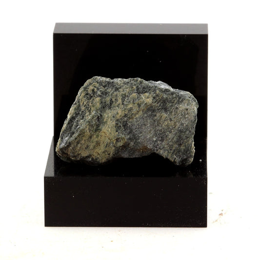 Chromitite. 22.78 carats. Estrie, Québec, Canada