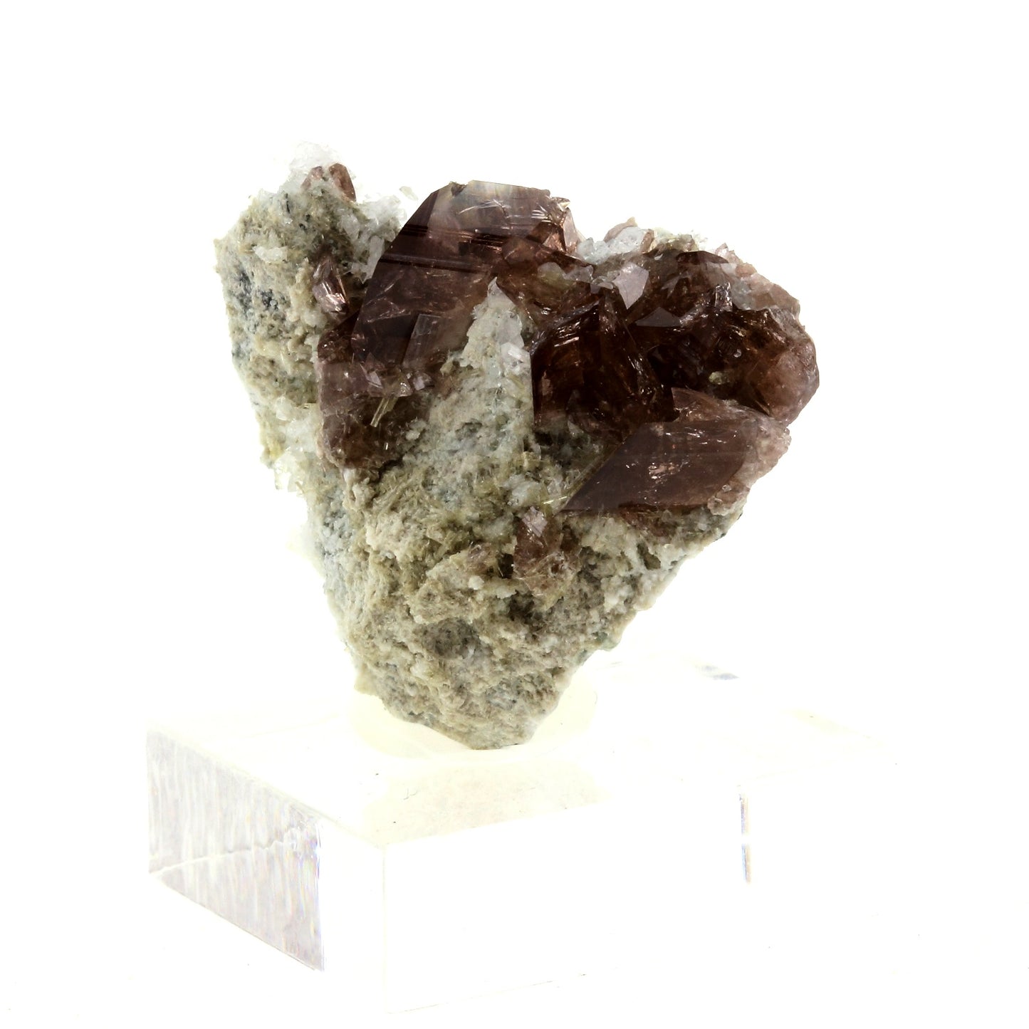 Axinite. 86.1 carats. Bourg d'Oisans, Isère, France