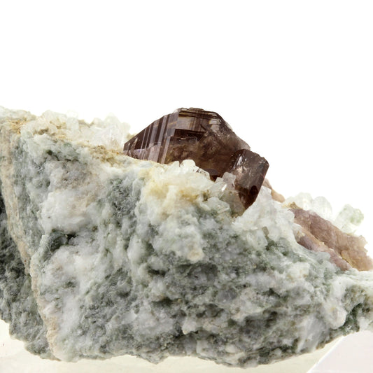 Axinite. 141.2 carats. Bourg d'Oisans, Isère, France