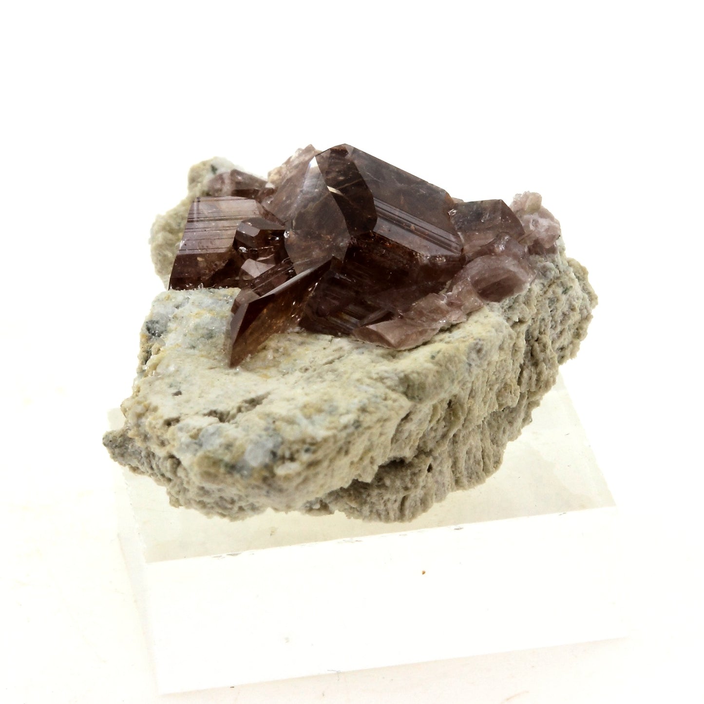 Axinite. 43.5 carats. Bourg d'Oisans, Isère, France
