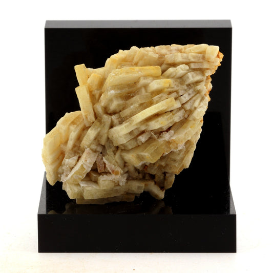 Baryte. 323.4 carats. Igornay, Saône-et-Loire, France