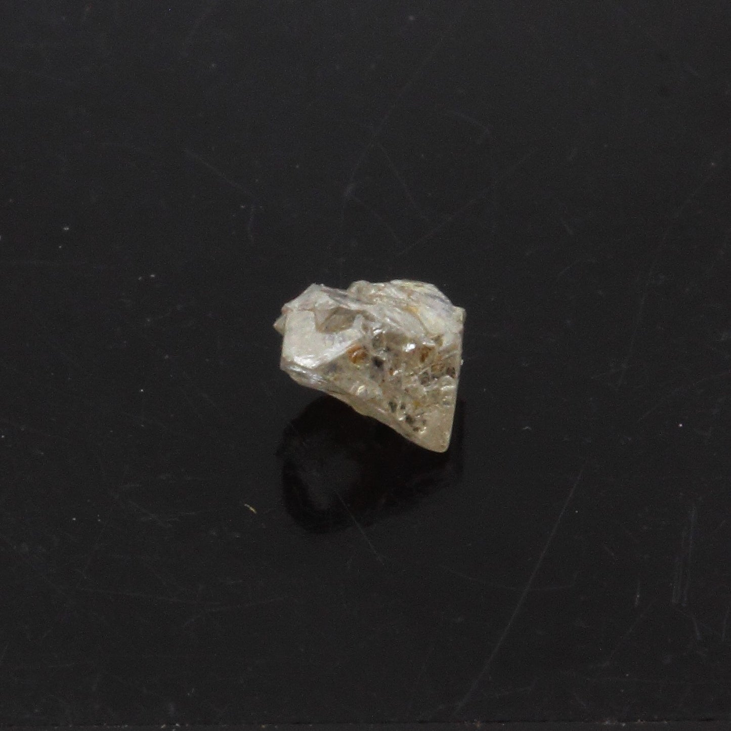 Diamant brut. 0.185 carats. Vaal river Mining District, Afrique du Sud