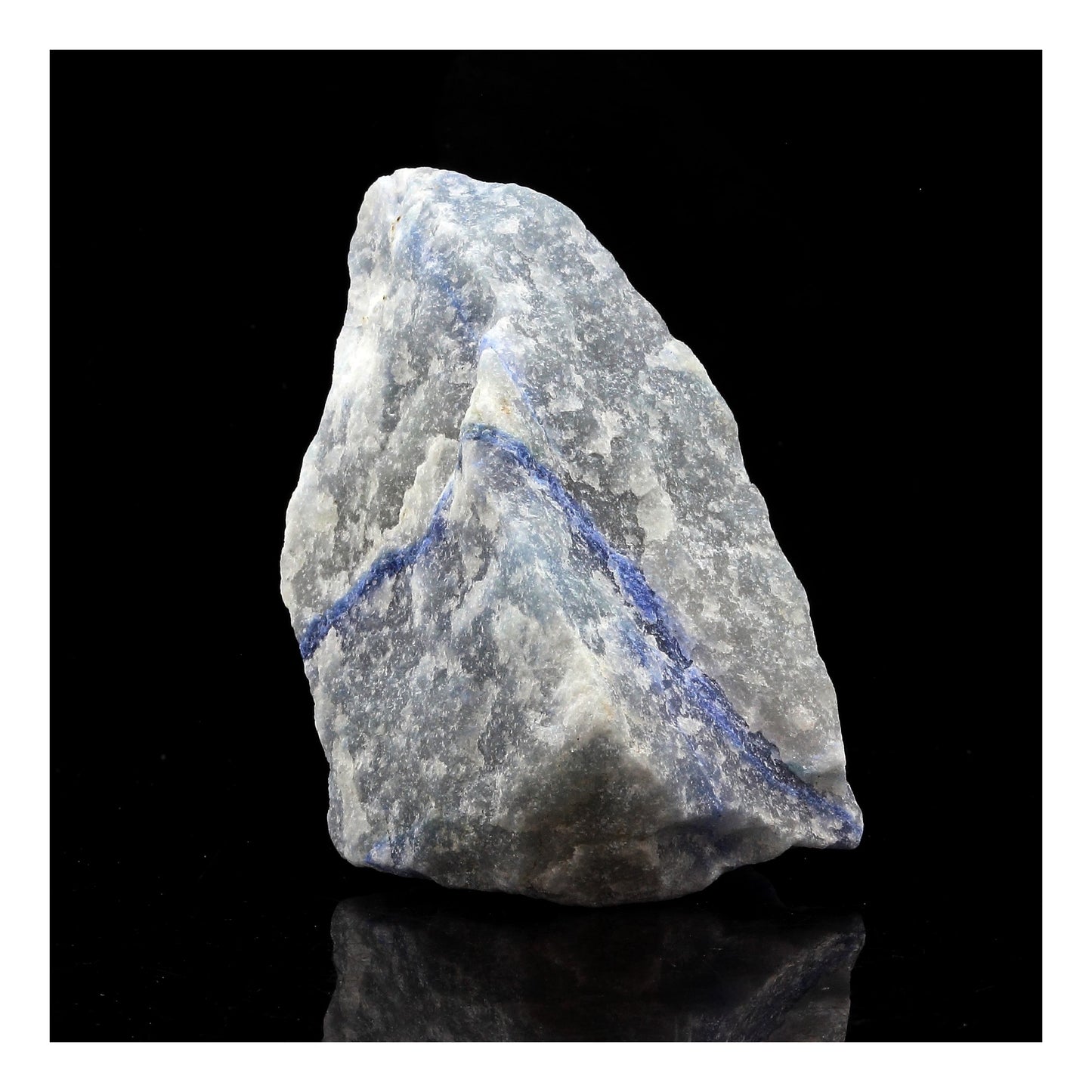 Dumortierite, 177.5 carats, Vaca Morta quarry, Bahia, Brésil