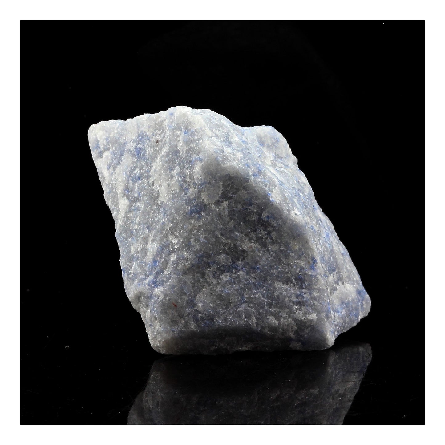 Dumortierite, 145.0 carats, Vaca Morta quarry, Bahia, Brésil
