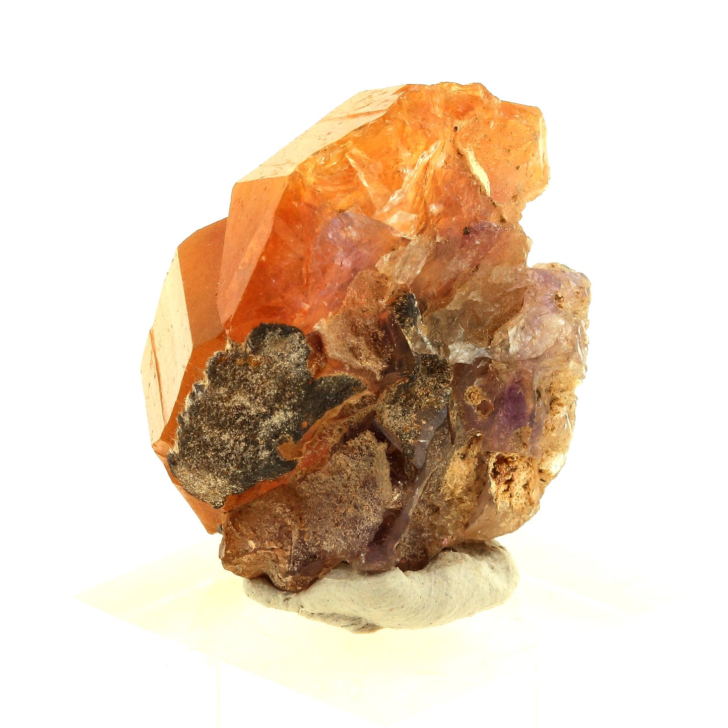 Quartz Hématoide + Améthyste. 142.5 carats. Andapa, Madagascar