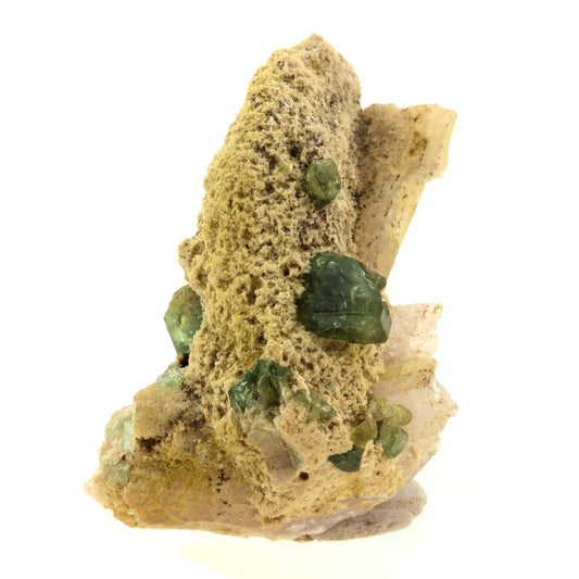 Grenat démantoïde. 77.0 carats. Ambanja, Madagascar