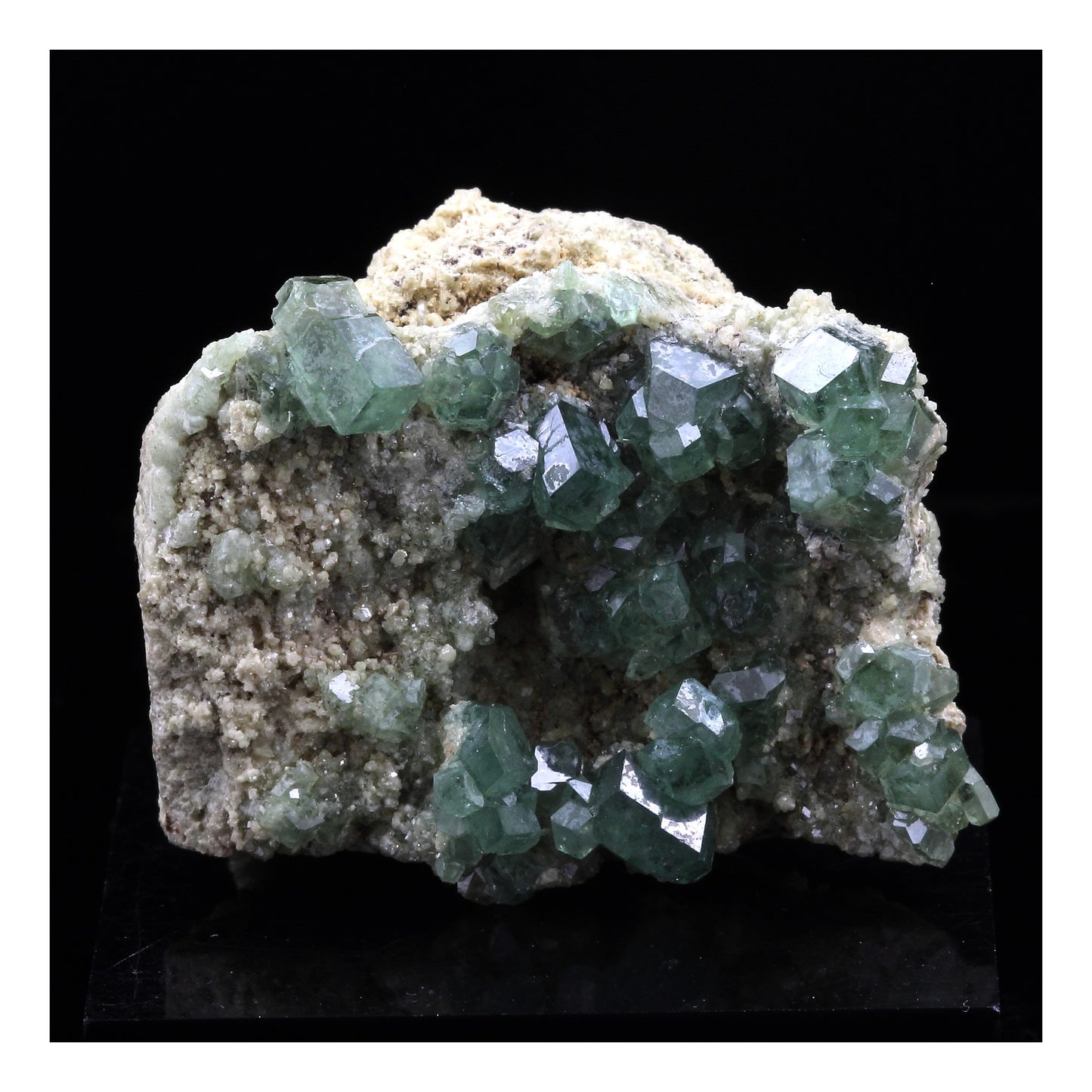 Grenat démantoïde. 115.0 carats. Ambanja, Madagascar