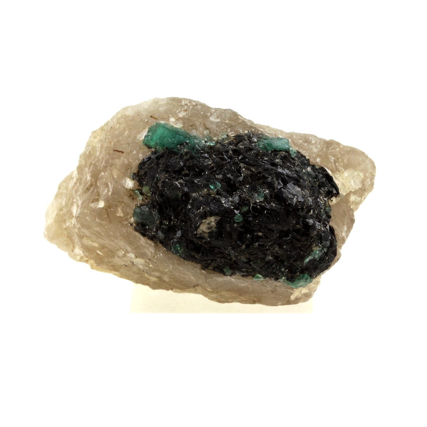 Emeraude + Quartz. 441.0 carats. Irondro, Madagascar