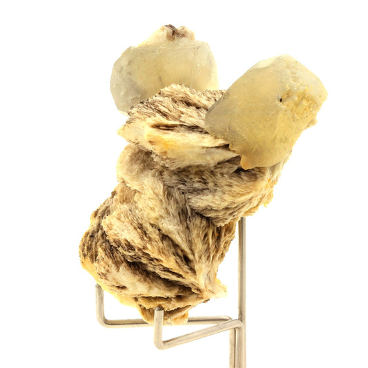 Calcite sur Baryte. 376.7 carats. Les Vieux Travaux, Les Malines, France