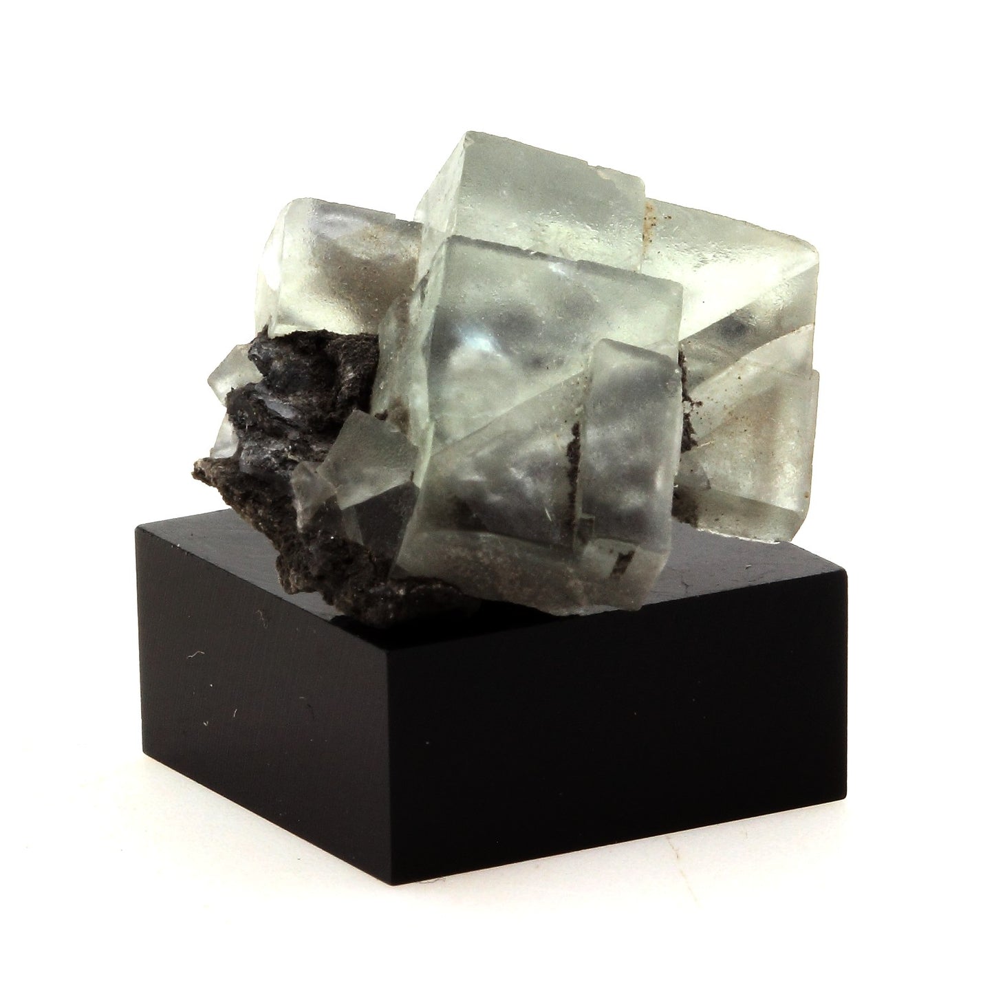 Fluorite verte. 34.4 carats. Massif des Aravis, Haute-Savoie, France