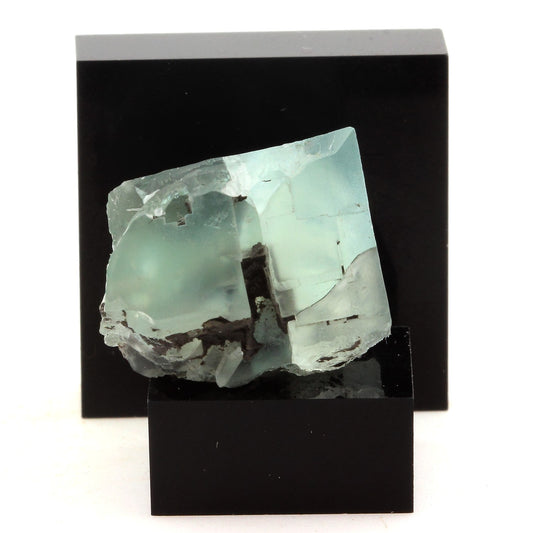 Fluorite verte. 80.5 carats. Massif des Aravis, Haute-Savoie, France