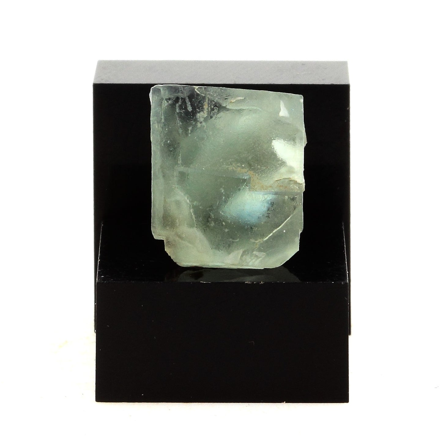 Fluorite verte. 19.6 carats. Massif des Aravis, Haute-Savoie, France