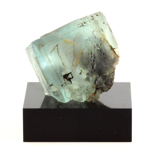 Fluorite verte. 105.8 carats. Massif des Aravis, Haute-Savoie, France