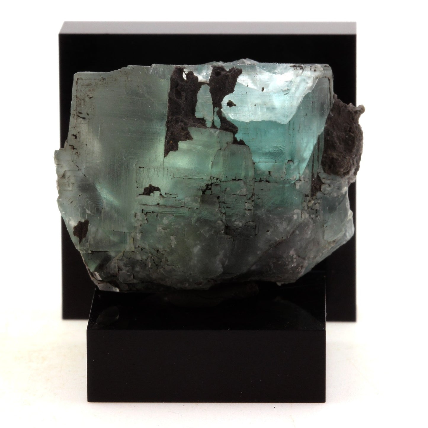 Fluorite verte. 217.6 carats. Massif des Aravis, Haute-Savoie, France