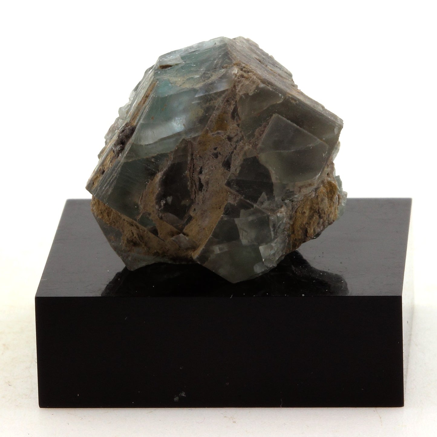Fluorite verte. 67.7 carats. Massif des Aravis, Haute-Savoie, France