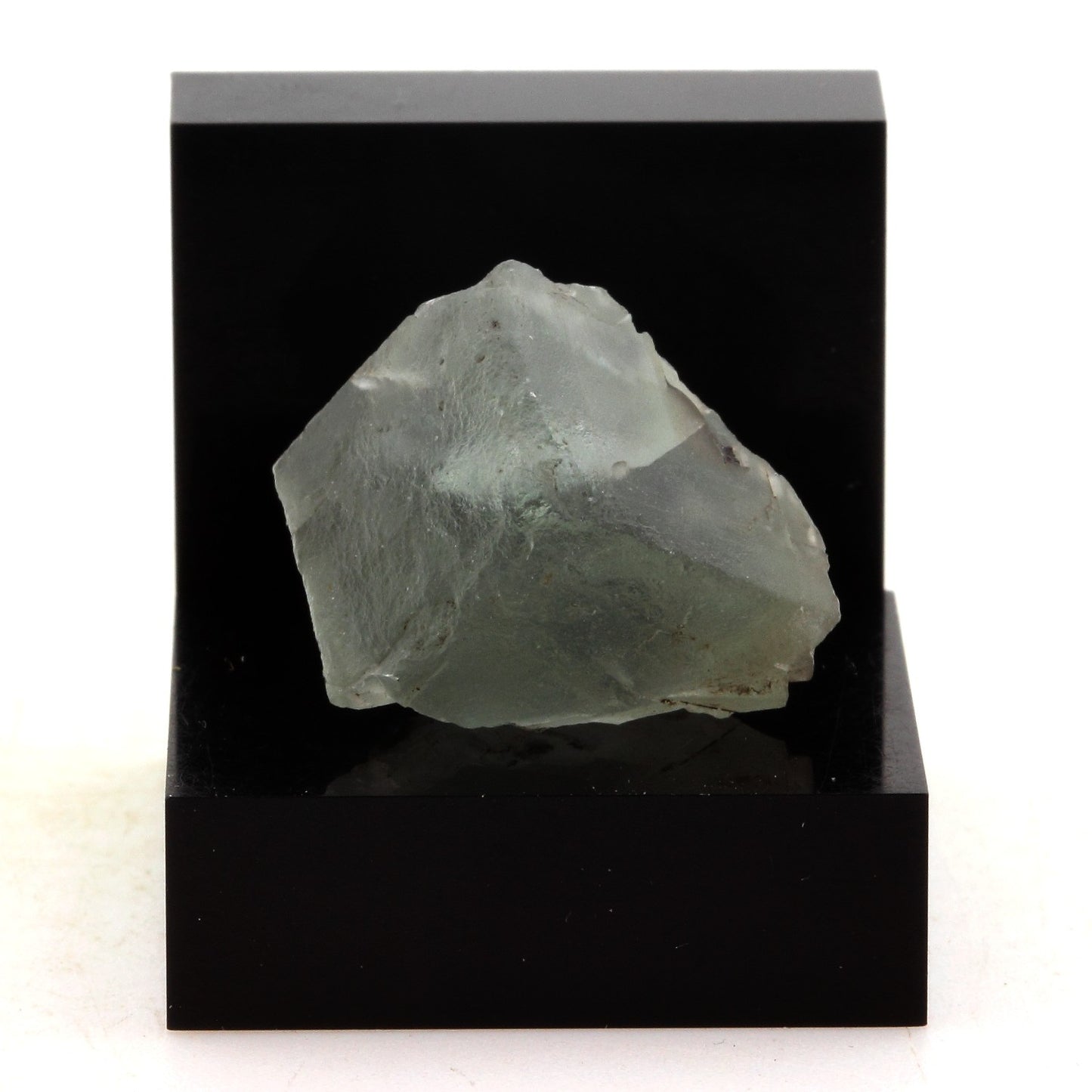 Fluorite verte. 45.6 carats. Massif des Aravis, Haute-Savoie, France