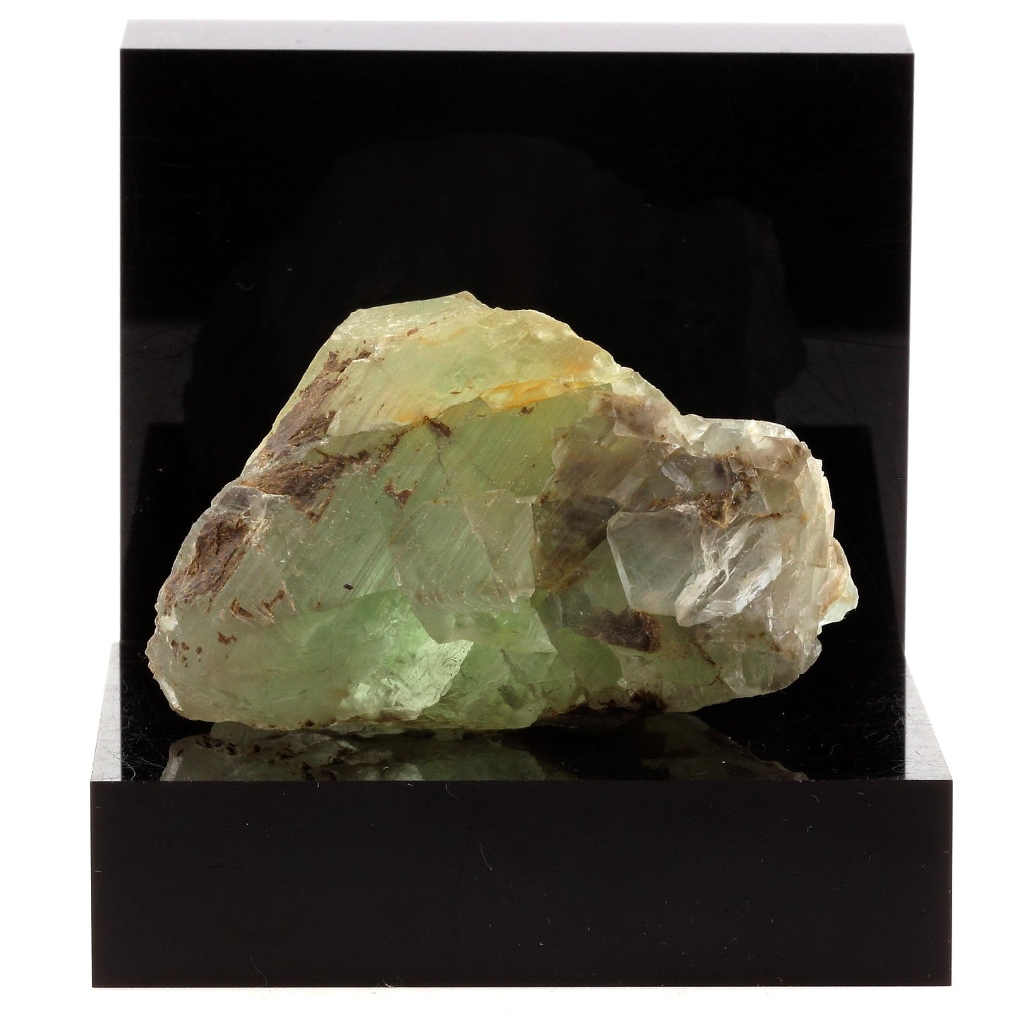 Fluorite verte. 1040.0 carats. Massif des Aravis, Haute-Savoie, France