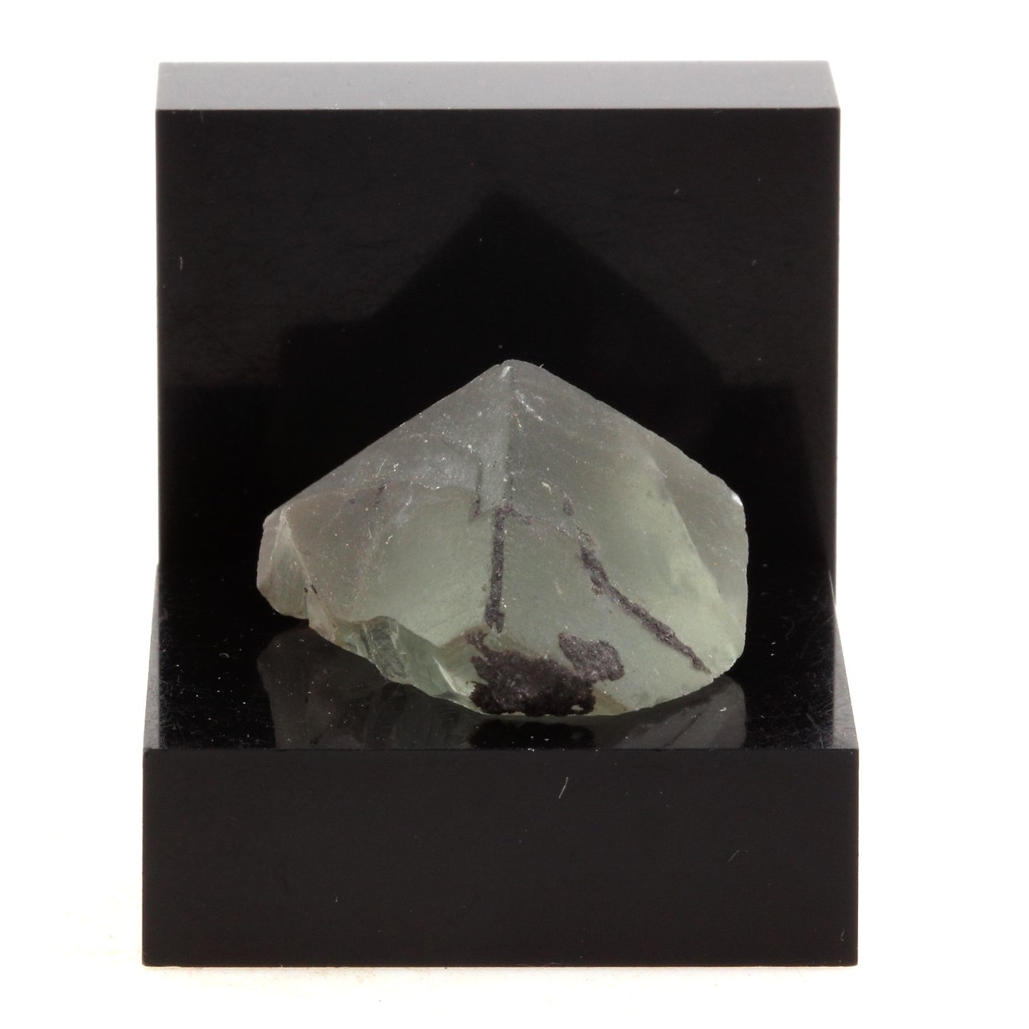 Fluorite verte. 31.5 carats. Massif des Aravis, Haute-Savoie, France