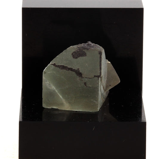 Fluorite verte. 31.5 carats. Massif des Aravis, Haute-Savoie, France
