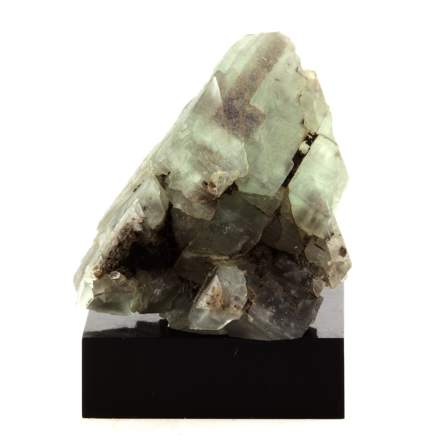 Fluorite verte. 157.7 carats. Massif des Aravis, Haute-Savoie, France