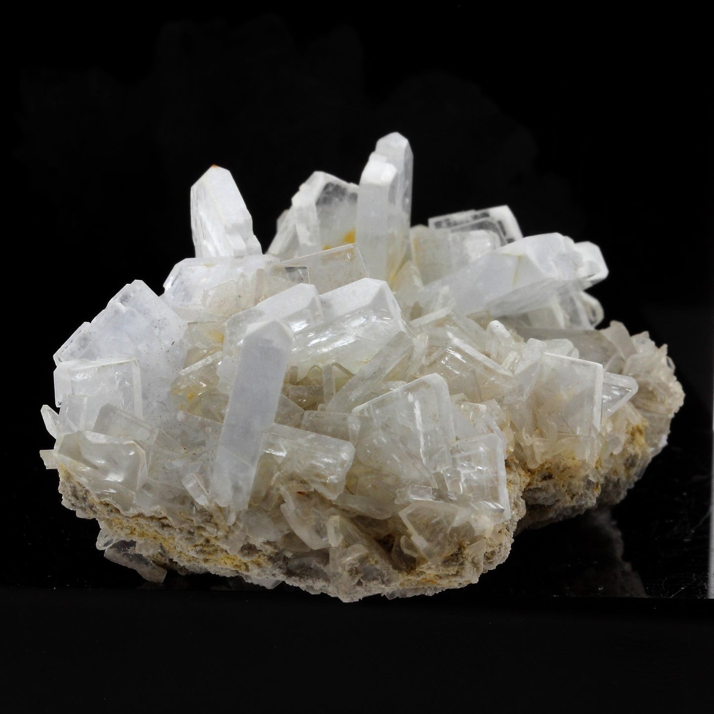Baryte. 676.1 carats. Baryte occurrence, La Mure, Isère, France