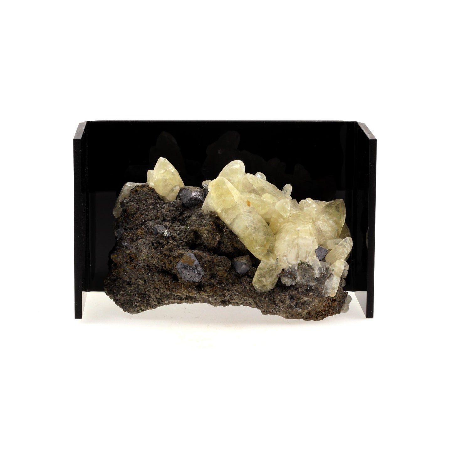 Galène + Calcite. 4150.0 carats. Joplin Field, Missouri, USA