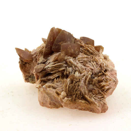 Wulfenite + Baryte. 36.3 carats. Lantignié, France