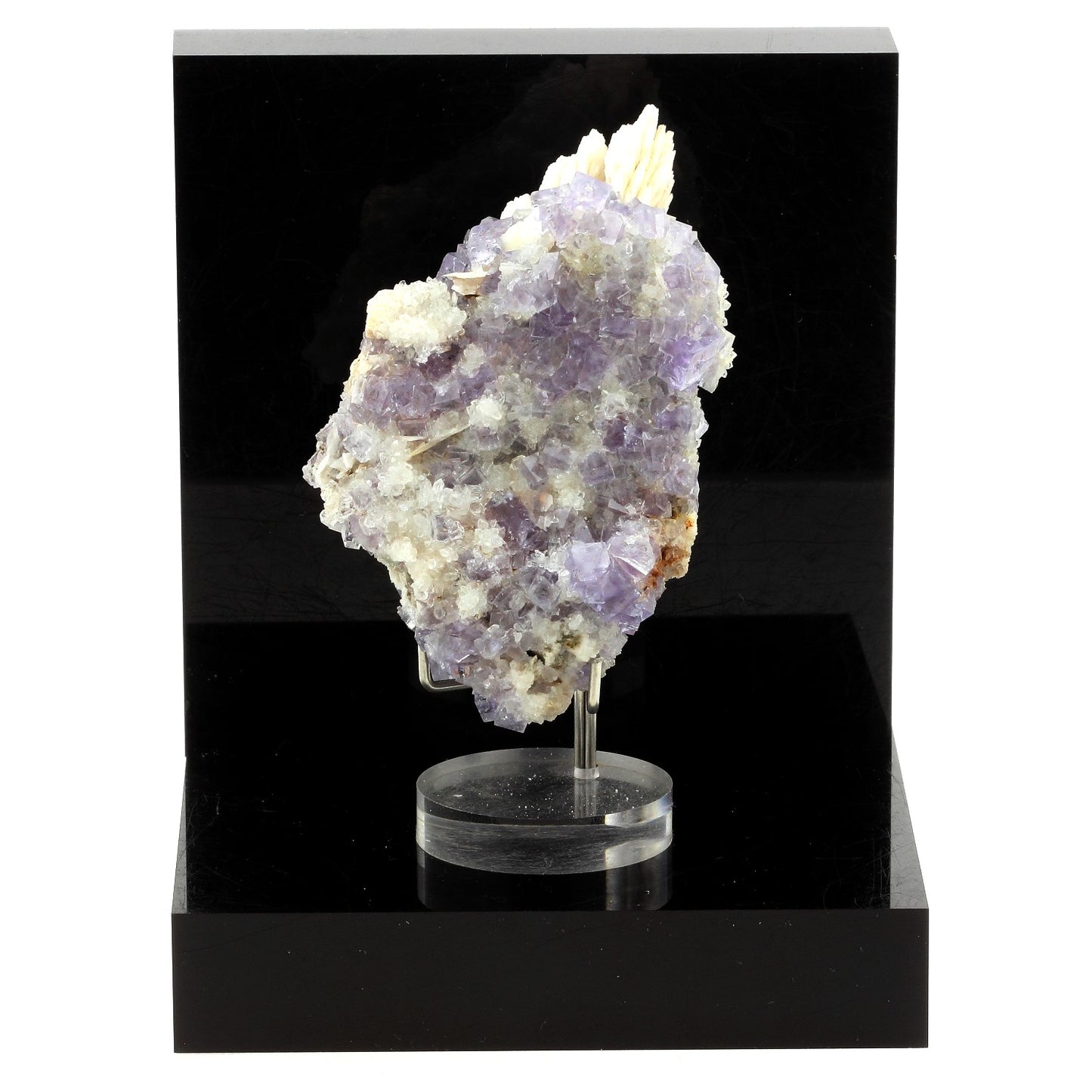 Fluorite + baryte. 725.1 carats. La Cabaña, Berbes, Espagne